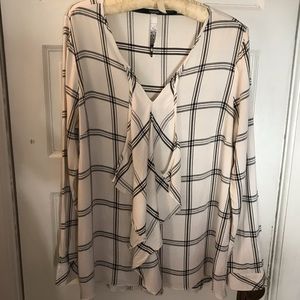 Kenzie black & white flannel check top